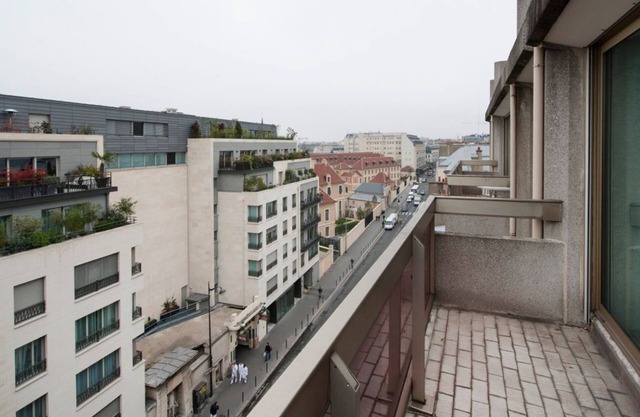 one bedroom apartment on rue de Sèvres