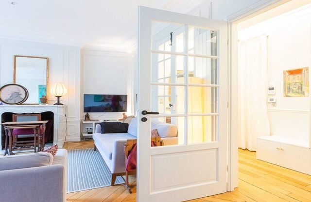 One bedroom in front of UNESCO – Le 7e arrondissement