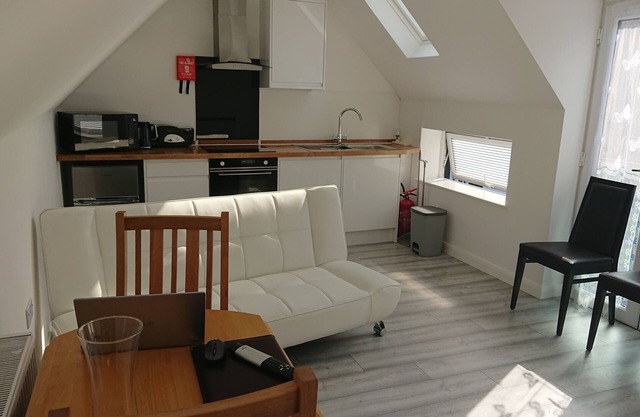 One Bedroom Modern Terraced House