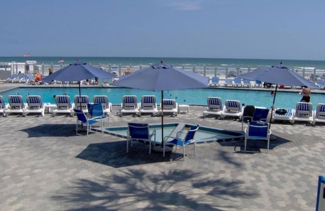 One Bedroom, Ocean Front, Luxury Condo, New Smyrna Beach, FL 3934454