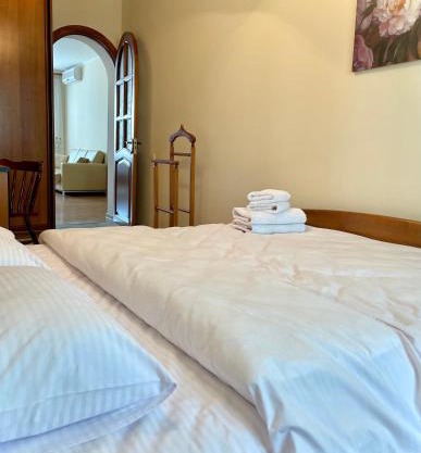 One Bedroom on European sqr