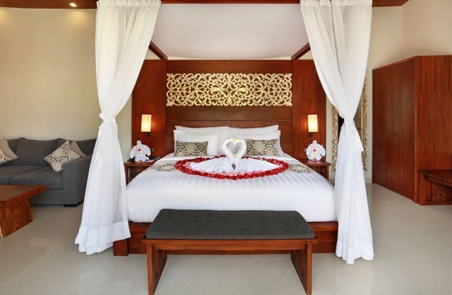 One Bedroom Suite Villa with a private pool only 5 minutes drive to the beach