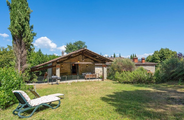 One km above Stia lies this friendly cottage.