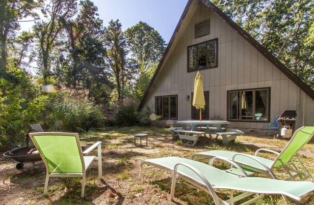 One of a Kind " The Nauset Teepee" Peaceful Oasis near the bay