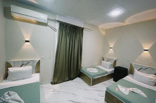 One Season Hotel