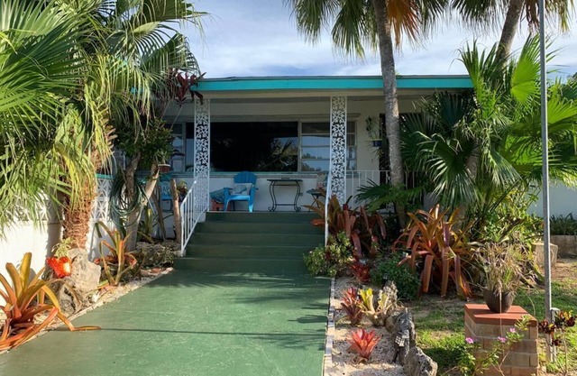 Open 3 BR 2 Bath Home with Private Pool, Wi-Fi, 5 Minutes to Cable Beach