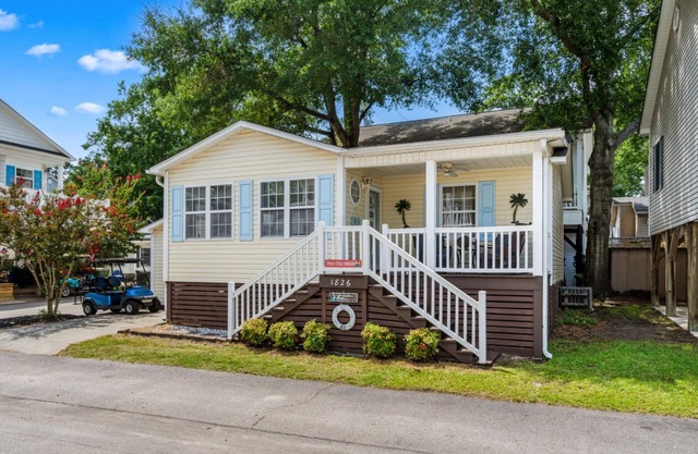Open + Airy home w/Golf Cart, in Ocean Lakes