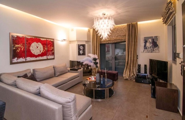 Optasia Luxury House
