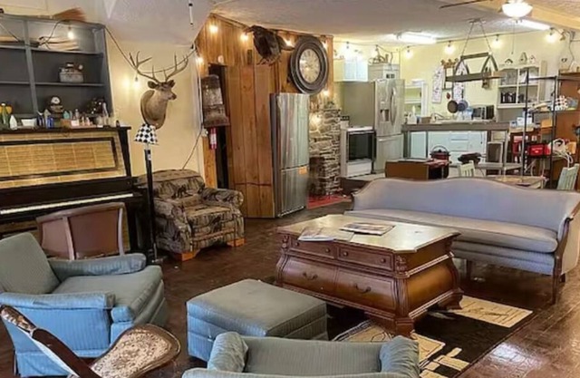 Opulence | Rustic Farmhouse Haven Sleeps 12
