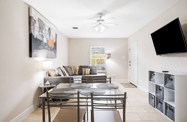Opulent & Luxurious APT 7 Min From TX Med Center
