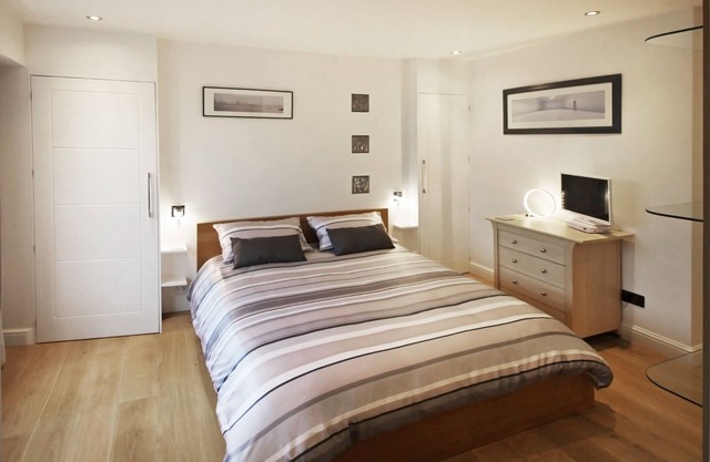Orchard Road Studio Apartment