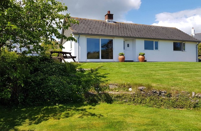 ORCHARD VIEW, family friendly, with open fire in Kellaton