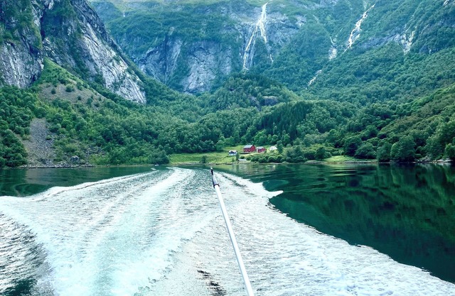 Original fjord house in its own beautiful fjord arm of the Sognefjord