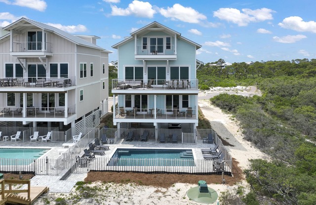 Osprey: Amazing 6 BR- Sleeps 22, Pet Friendly, Beachfront, Priv. Pool, Hot Tub