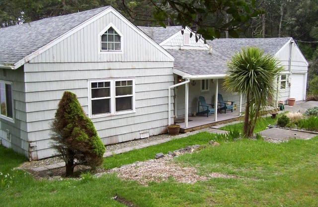 OTTER COVE A PRIVATE COZY LAKE FRONT HOME ON GARRISON LAKE PORT ORFORD OREGON