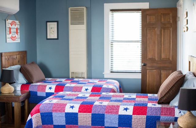 Our Crow's Nest is clean & comfy & comes with boat slip & trailer parking!