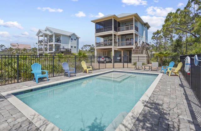 Our Kind of Paradise: Beachfront, Priv. Pool, Sleeps 12, Pet Friendly!