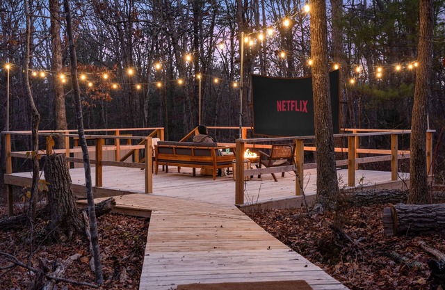 Outdoor Theatre | Hot Tub | Fire Pit | Dogs