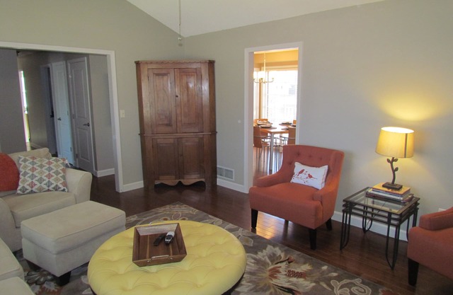 Overland Park Home-3 bdrm/2 bath-Double Car Garage-video tour-3rd picture