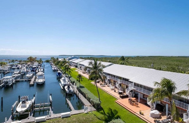 Overlooking Ocean/Marina Free Kayaks Pickleball Tennis