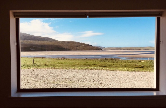 Overlooking the Kyle of Durness with an ever changing tideline. Pet friendly!