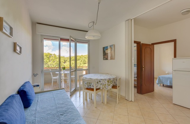 OVERSEAS APARTMENTS - TWO-ROOM APARTMENT WITH BALCONY 11