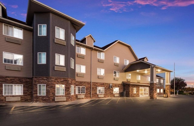Oversized King Room! With Indoor Pool, Free Parking, Pets are welcome.