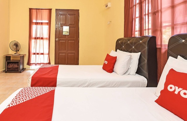 Oyo 90640 D'village River & Cafe Chalet