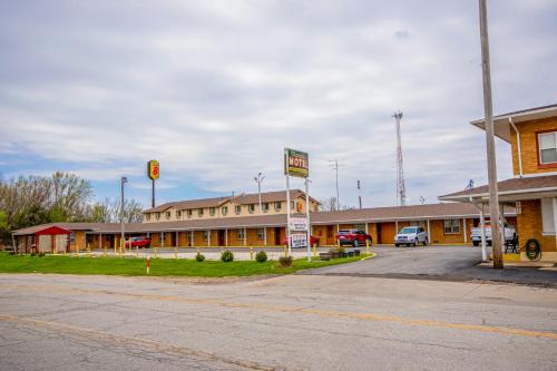 OYO Travelier Motel
