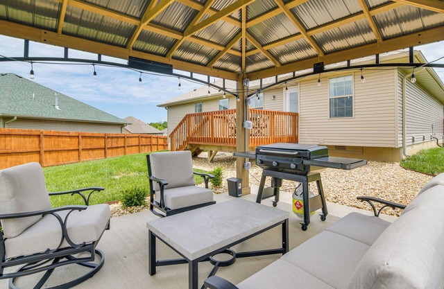 Ozark Home: Pool Access, Deck & Fenced Yard