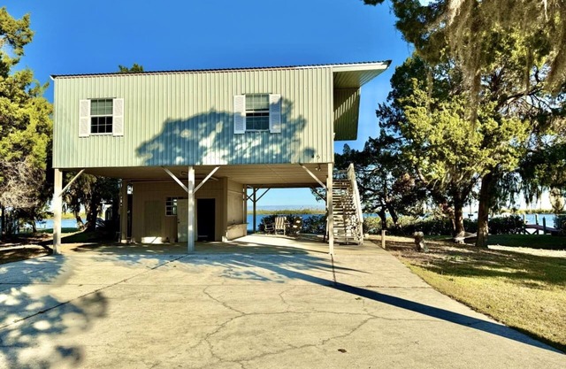 Ozello Coastal Lodge | Water Front | Dogs OK | Sleeps 6