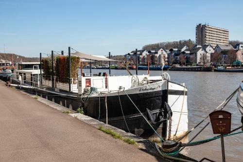 Péniche de prestige à Namur avec vue sur la Citadelle - A l'Abordage - By Voyages Copine