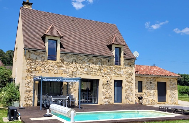Périgourdine house/Private heated swimming pool/Air con/10km Sarlat