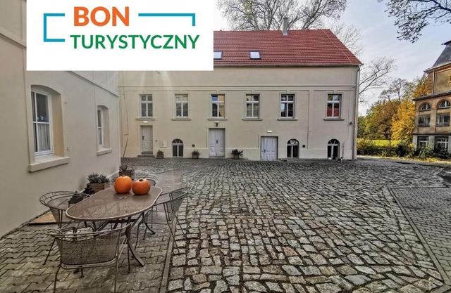Pałac i Folwark Brzeźnica