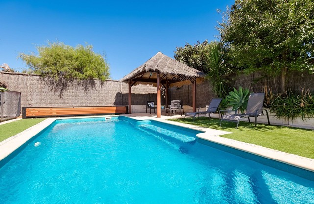 Padbury Delight with pool