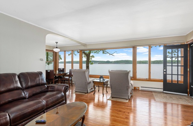 PAGEANT -Eagles Nest home with view of the Mississippi and Gorgeous Sunsets