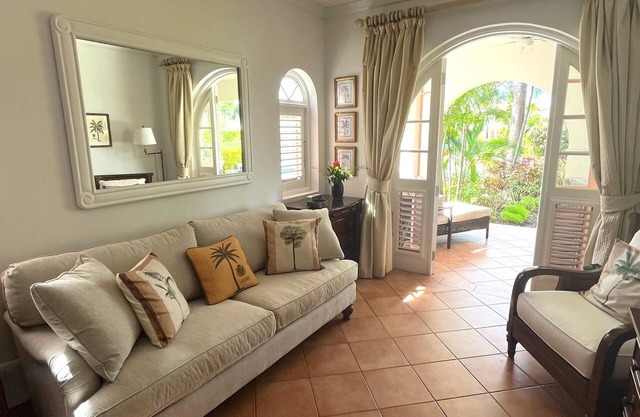 Palm Breeze Condo, Sugar Hill near Holetown - Beach Club Membership