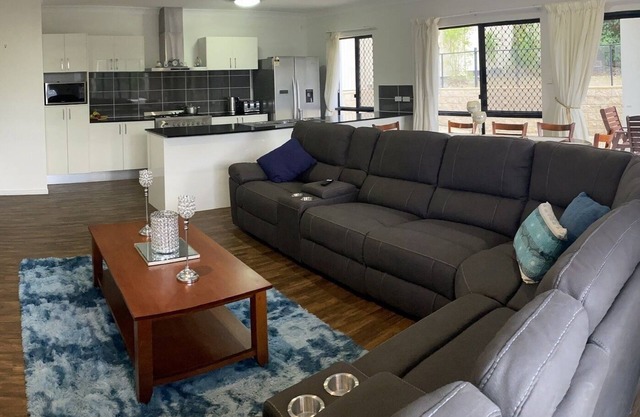 Palm Cove Holiday Retreat-2 Story, 4 Bedroom House with Ocean & Rainforest views