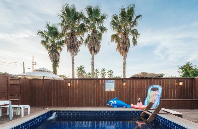Palm Spa Pool Villa