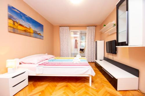 Palm street apartment near Dukley beach