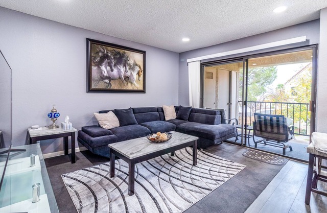 Palmdale Prime : Pool & Comfort