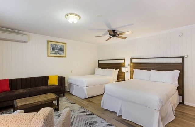 Palmer House Resort - Deluxe Two Double Beds 1