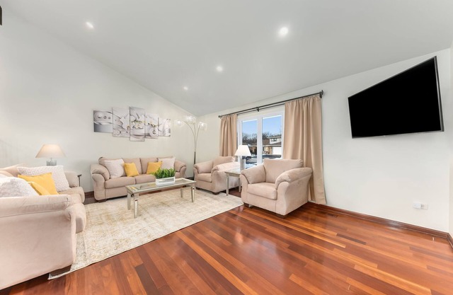 Palos Hills Rental - Sun Valley Dr