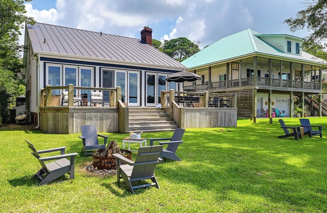 Pamlico River Vacation Rental w/Deck & Fire Pit