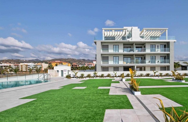 Panorama Beach - Sky View