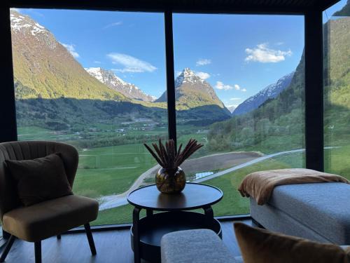 Panoramahytte med utsikt mot Eggenipa