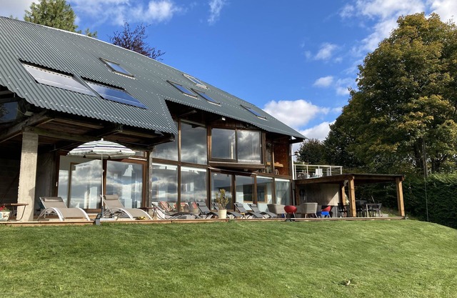 Panoramic lake view (600m)! ATYPIQUE Chalet ARCHITECTE-View VIDEO DRONE