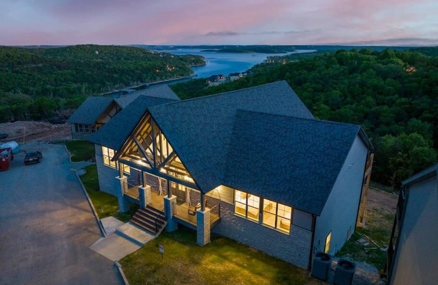 Panoramic Lake View W/Indoor Pool, Hot tub, Gameroom & Firepit