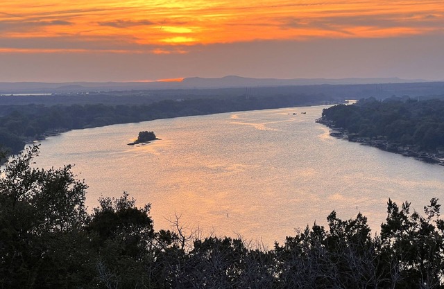 Panoramic View of Lake Marble Falls- 4brm/10 acres