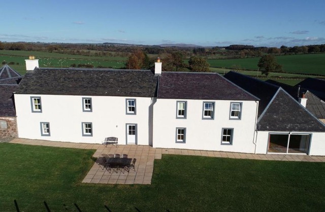 Pant Farmhouse